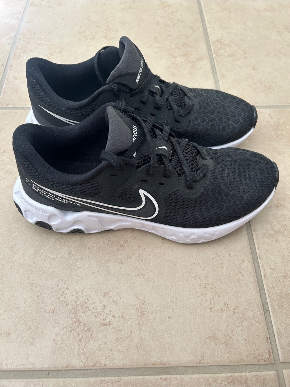 Nike Renew Ride 2 Black and White Lightweight Running Shoes